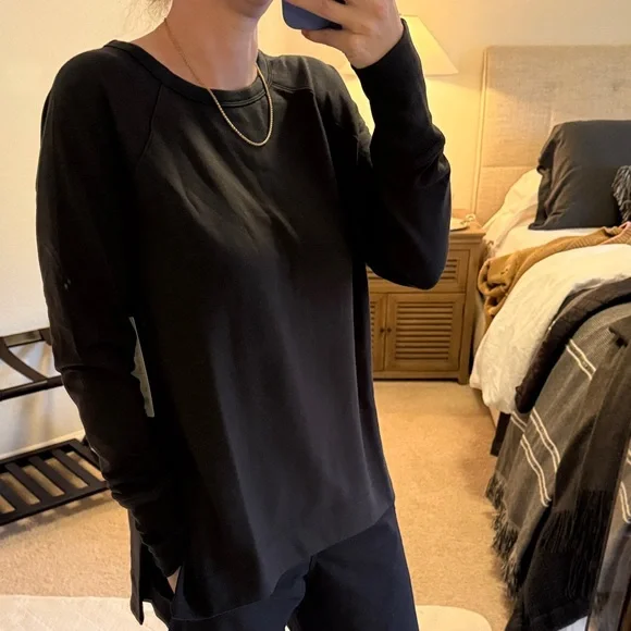 NWT Athleta Coaster Luxe Recover Crewneck Sweatshirt – Black – $79 MSRP - Picture 5 of 5